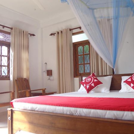 Nisha Homestay Inn Peradeniya Dış mekan fotoğraf