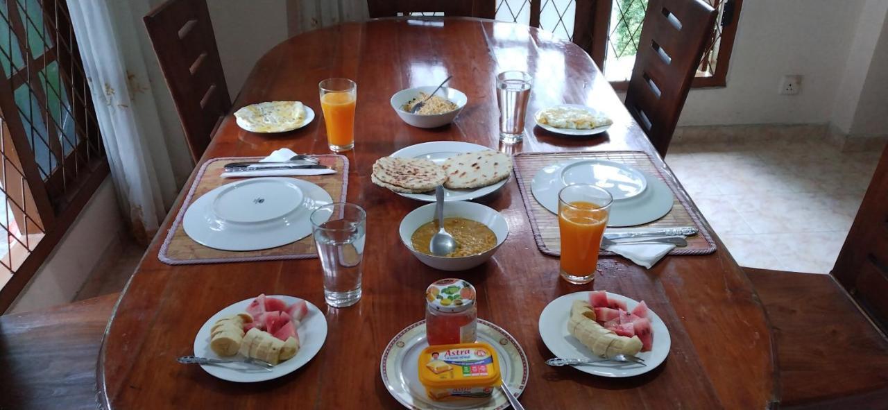 Nisha Homestay Inn Peradeniya Dış mekan fotoğraf