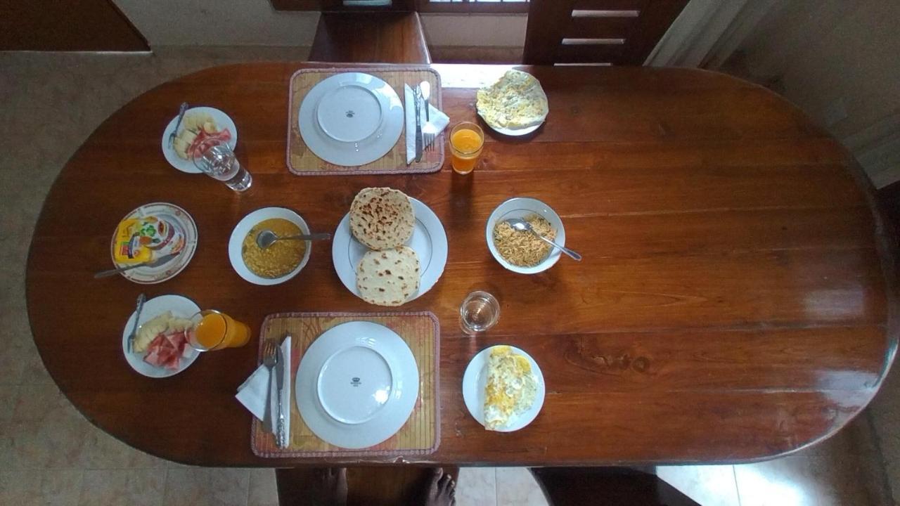 Nisha Homestay Inn Peradeniya Dış mekan fotoğraf