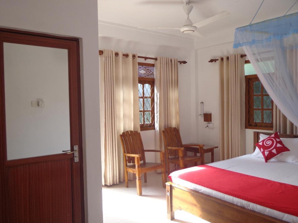 Nisha Homestay Inn Peradeniya Dış mekan fotoğraf