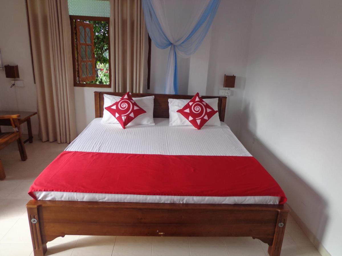Nisha Homestay Inn Peradeniya Dış mekan fotoğraf