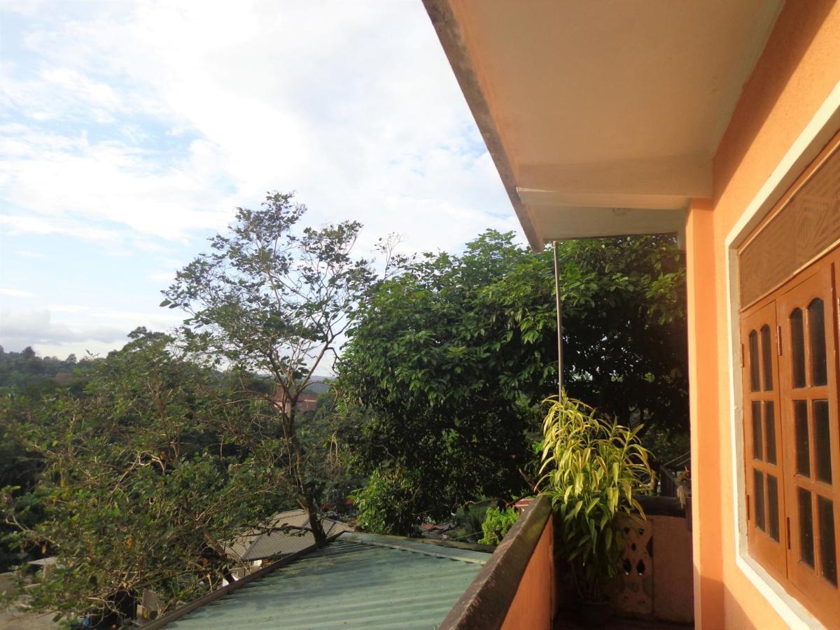 Nisha Homestay Inn Peradeniya Dış mekan fotoğraf