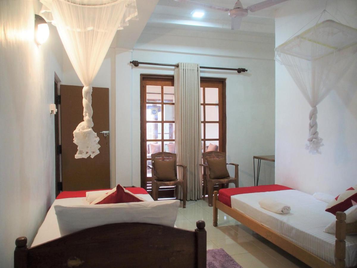 Nisha Homestay Inn Peradeniya Dış mekan fotoğraf