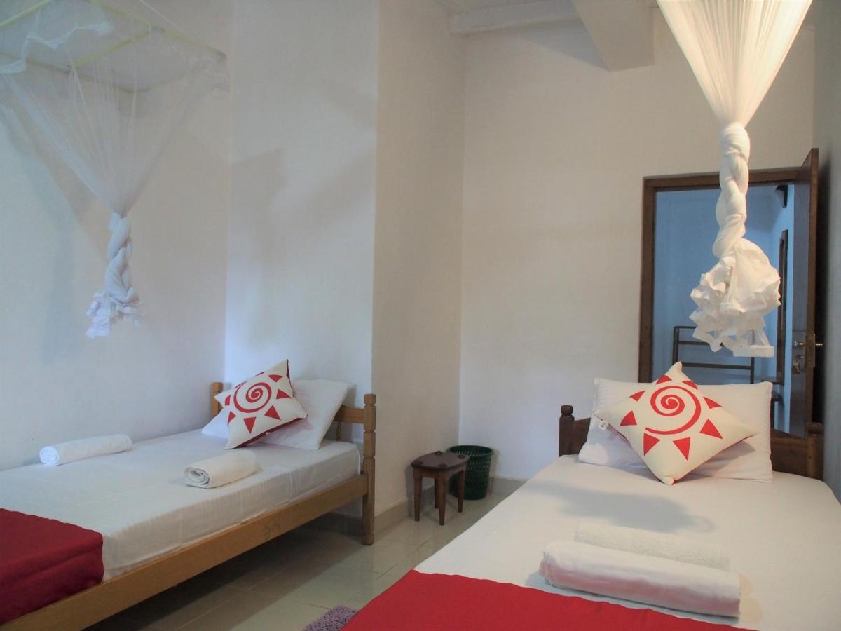 Nisha Homestay Inn Peradeniya Dış mekan fotoğraf